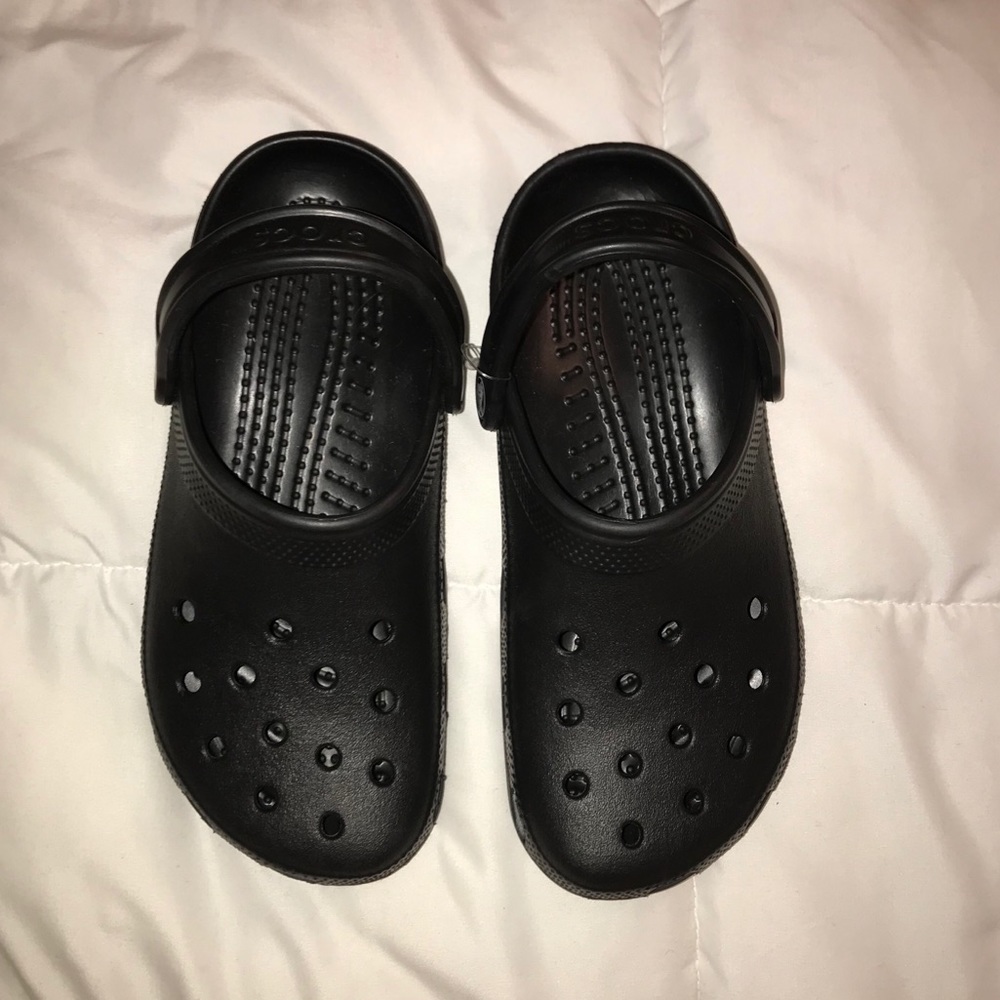 Black crocs